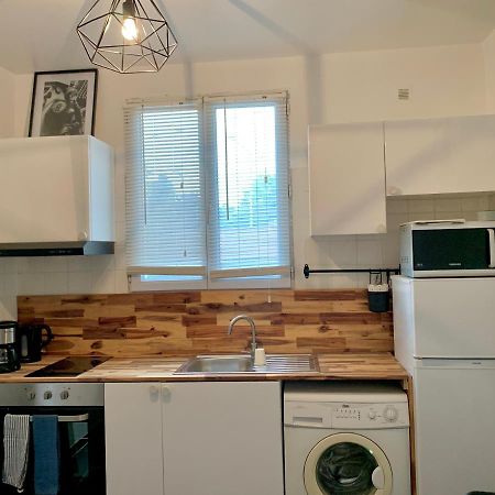Agreable Maison Avec Parking Gratuit Sur Place. Сен-Дені Екстер'єр фото